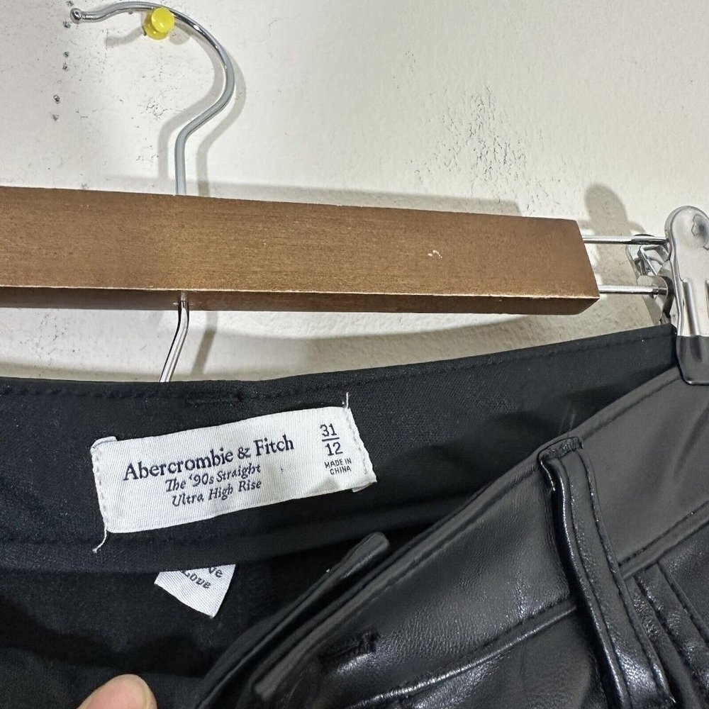 Abercrombie Fitch 90's Ultra High Rise Straight Pants Vegan Leather Black 31/12 - Picture 4 of 6